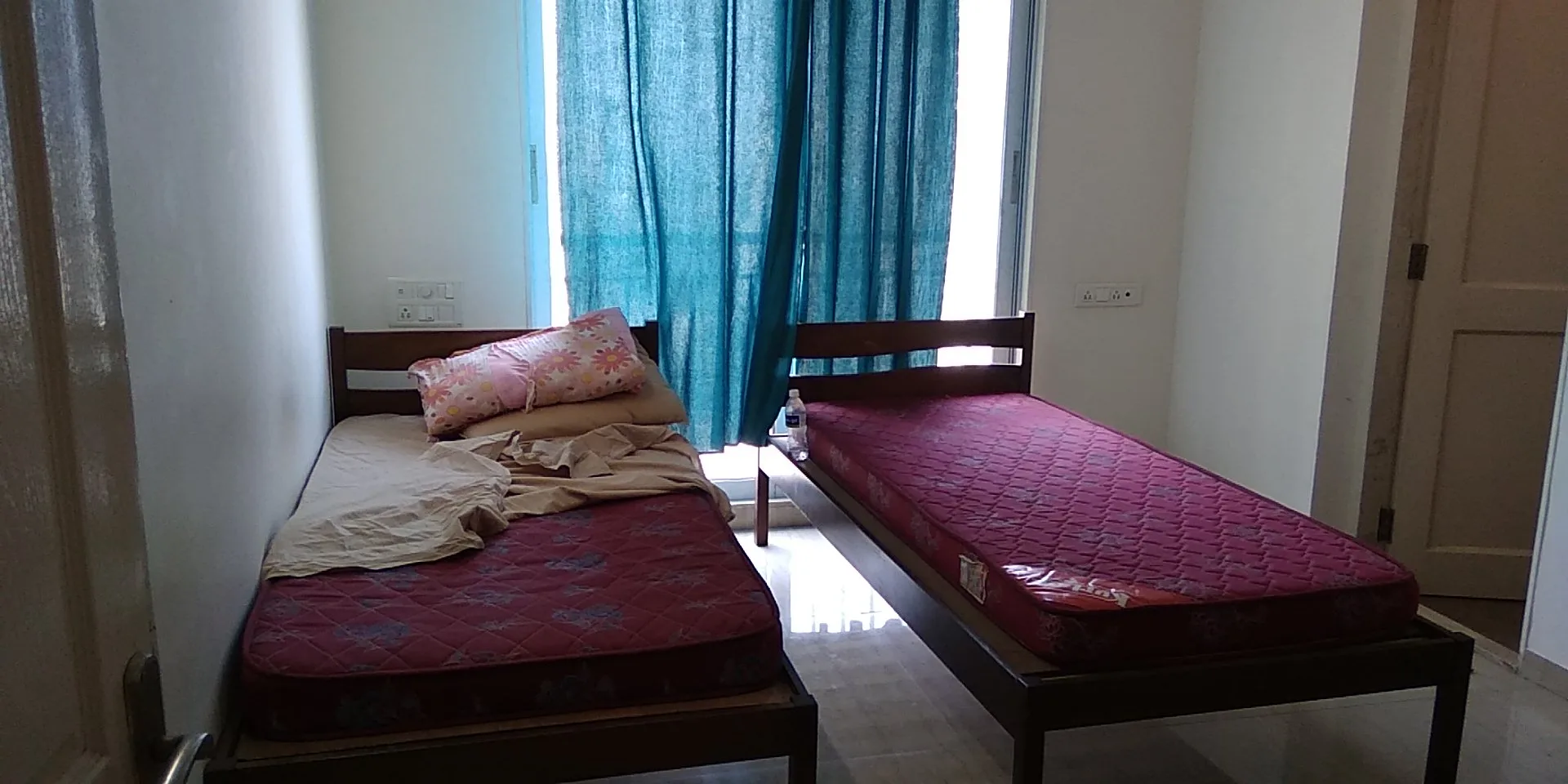 Single Room PG in 3 BHK for rent in Kasarvadavali, Thane